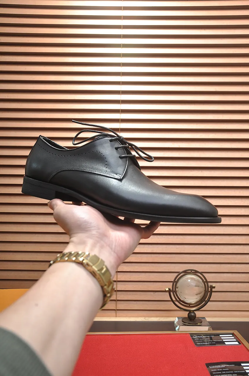 Men's men's shoes 💰540💶 [LV] (original single cowhide lining) 🍀LV's latest genuine leather business suit shoes are launched simultaneously on the official website. The first-layer cowhide imported from Italy is made of heavy gold, 💥official website 1:1 rubber outsole. Versatile to wear, high-end without losing class, and the color combination is extraordinary. This four-season style is alluring when worn on your feet, showing off your big-name flair. Standard code 38-45 (45 customized)